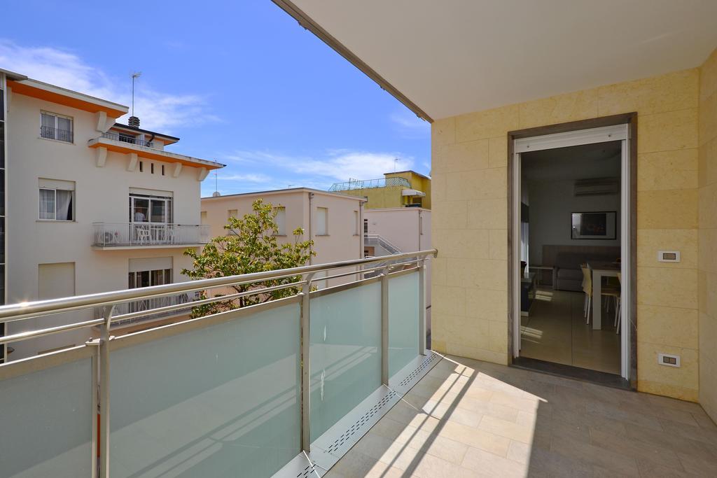 Appartamenti Mare Lignano Sabbiadoro Exteriör bild